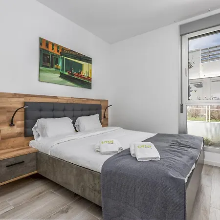 Vivi Homes - Pool, Golf & Terrace Apartmán *