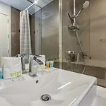 Vivi Homes - Pool, Golf & Terrace Apartment