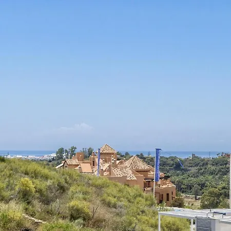 Vivi Homes - Pool, Golf & Terrace Apartment *