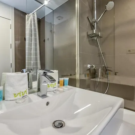 Vivi Homes - Pool, Golf & Terrace Apartment