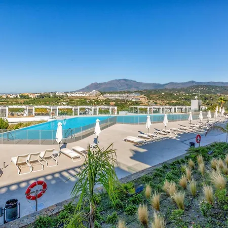 Vivi Homes - Pool, Golf & Terrace Apartment *