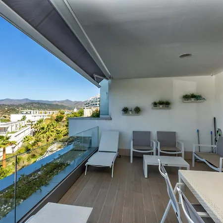 Vivi Homes - Pool, Golf & Terrace Apartment