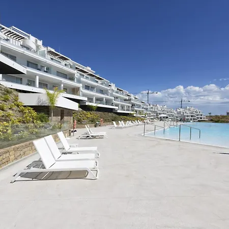 Vivi Homes - Pool, Golf & Terrace Apartment Estepona