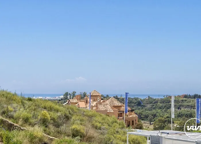 Vivi Homes - Pool, Golf & Terrace Apartment *