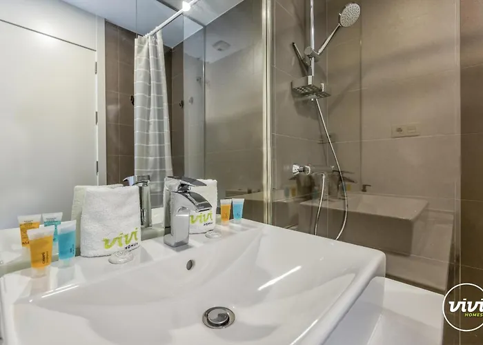 Vivi Homes - Pool, Golf & Terrace Apartment