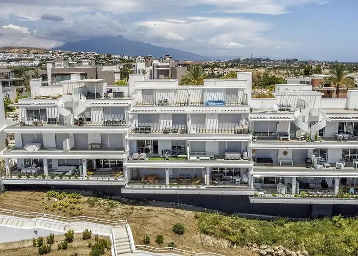 Vivi Homes - Pool, Golf & Terrace